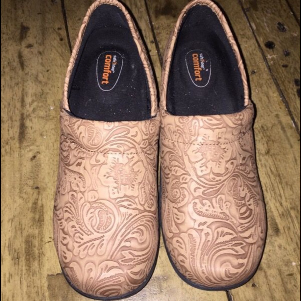 Clogs size 8.5